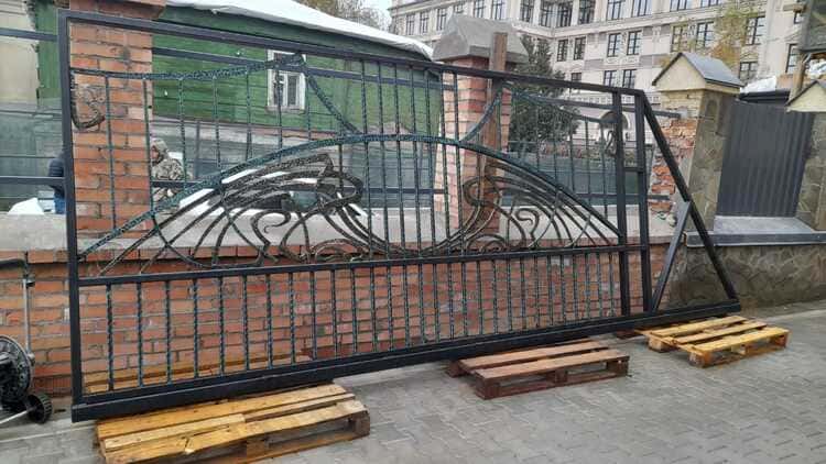Гаражные секционные ворота Черноголовка